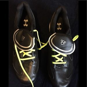 HumpDaySale🤪Under Armor Clets